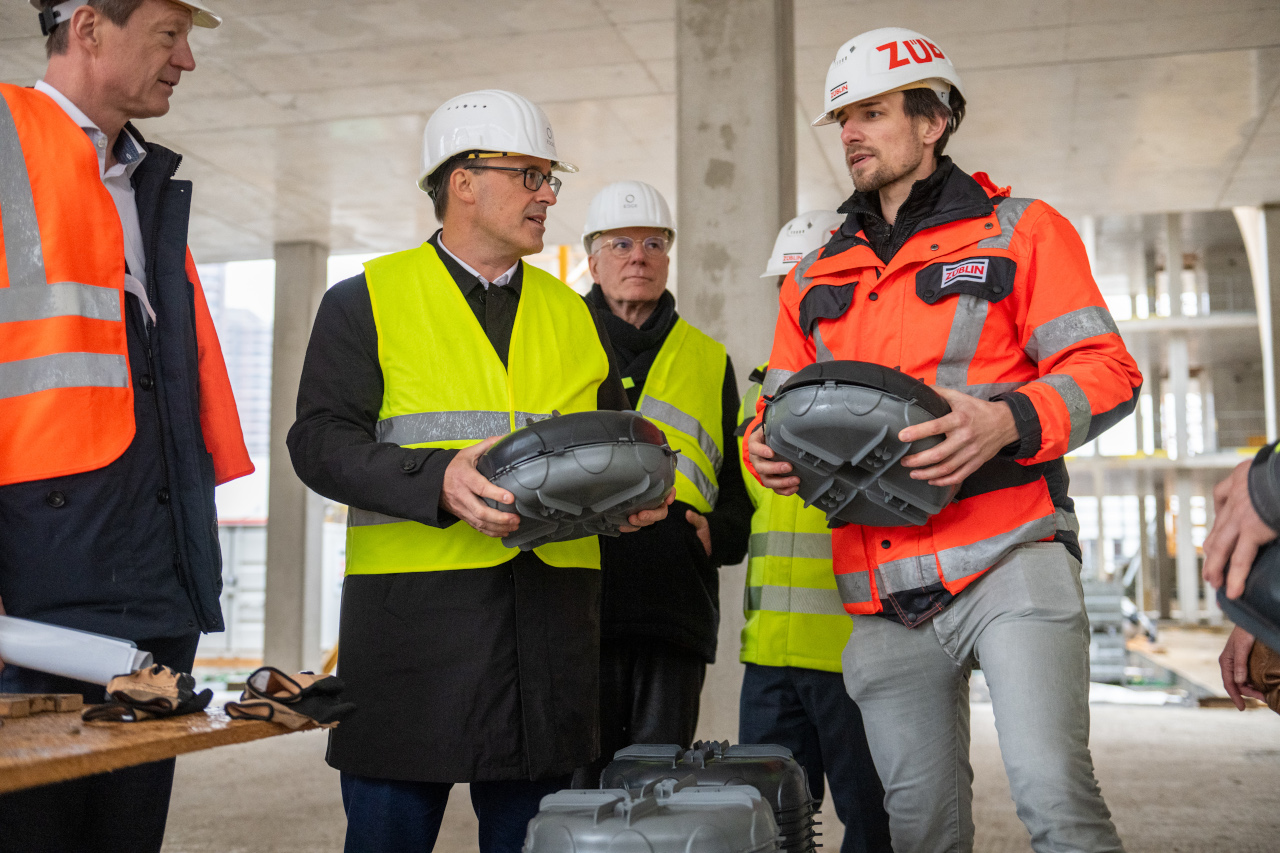 Parlamentarischer Staatssekretär Sören Bartol besucht Baustelle EDGE Friedrichspark Berliner Vorzeigeprojekt